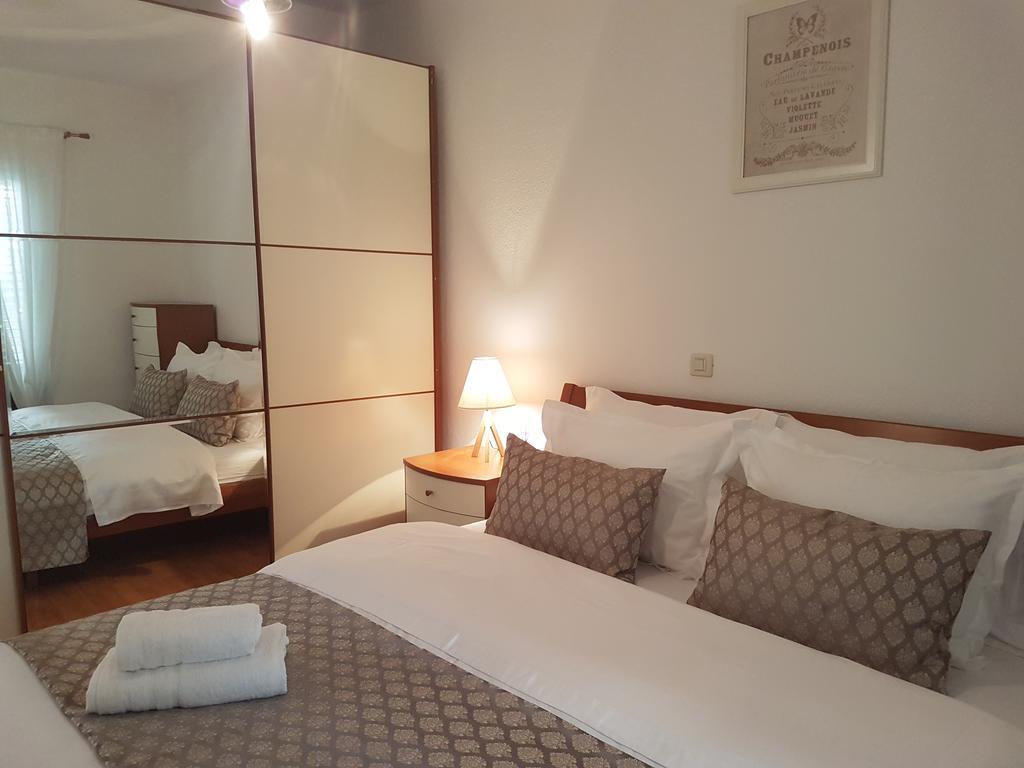 Apartmani Eterovic Baška Voda المظهر الخارجي الصورة